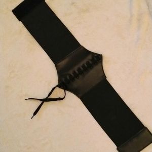 Black laced elastic corset belt